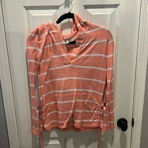 Roxy Women’s Salmon Colored Hoodie Sweatshirt size Medium